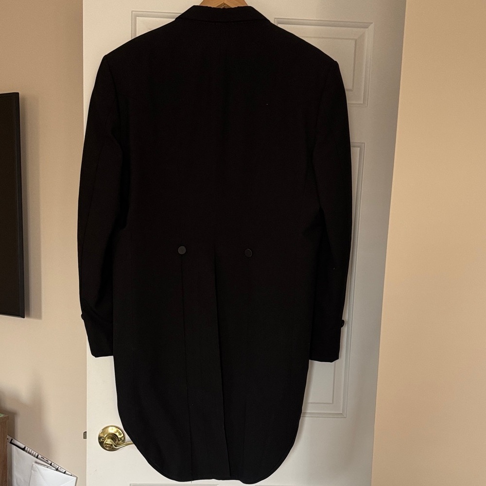 Classic Black Tailcoat Tuxedo Suit - Picture 3 of 16